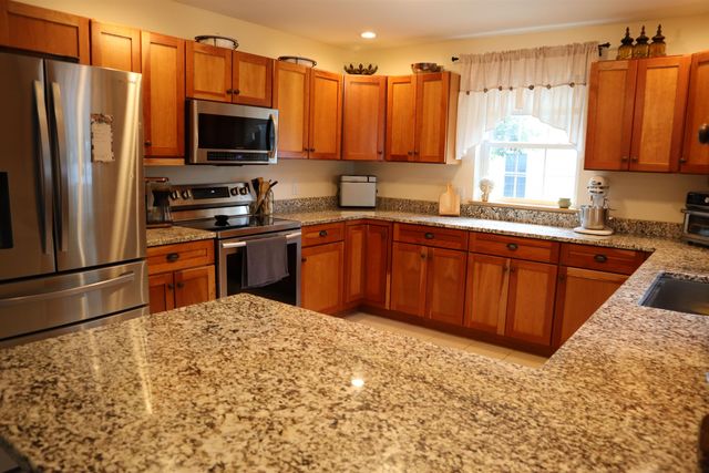 200 Farmall Drive, Hinesburg, VT 05461