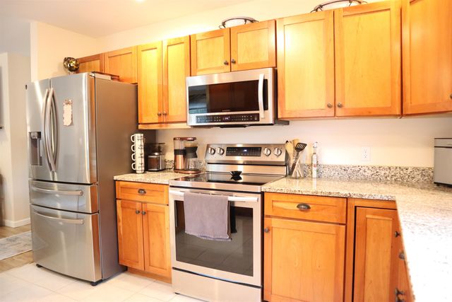 200 Farmall Drive, Hinesburg, VT 05461