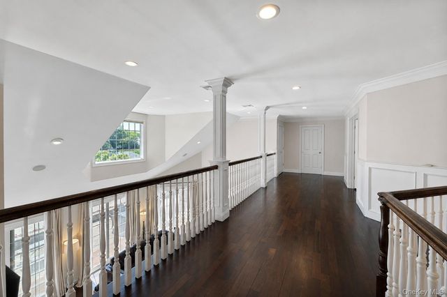 65 W Bayberry Road, Islip, NY 11751
