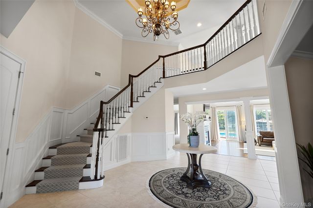 65 W Bayberry Road, Islip, NY 11751