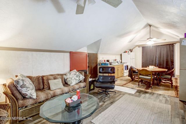 211 HWY 17, East Palatka, FL 32131