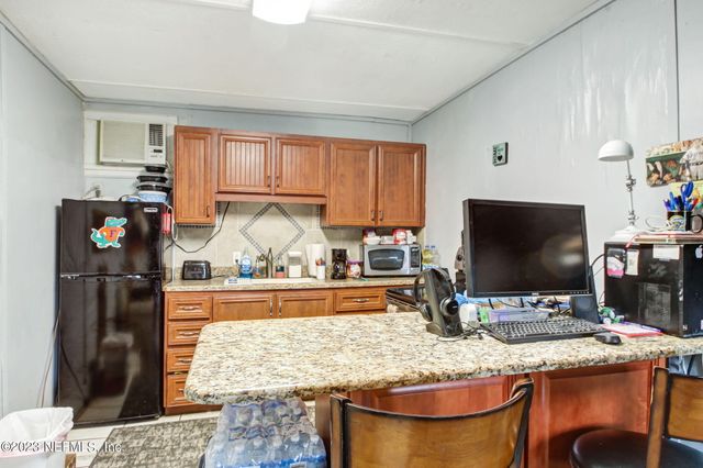 211 HWY 17, East Palatka, FL 32131