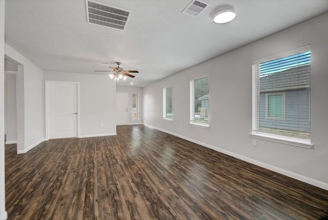 513 Hospital Street, Tomball, TX 77375