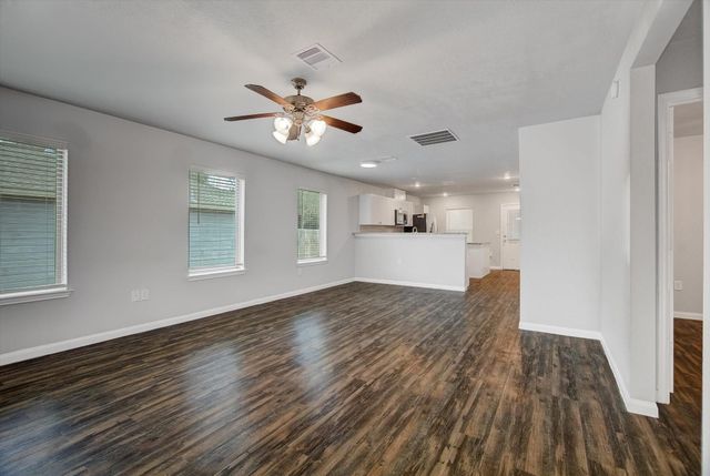 513 Hospital Street, Tomball, TX 77375