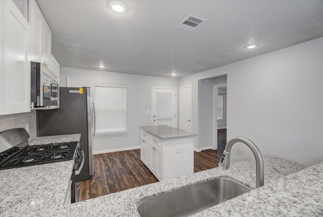 513 Hospital Street, Tomball, TX 77375