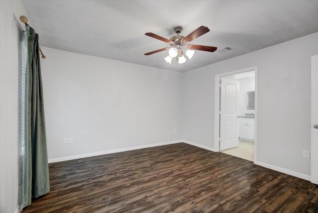 513 Hospital Street, Tomball, TX 77375