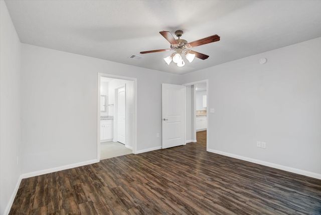 513 Hospital Street, Tomball, TX 77375