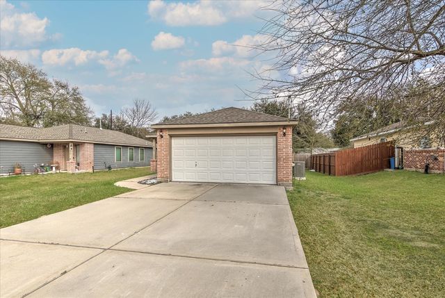 513 Hospital Street, Tomball, TX 77375