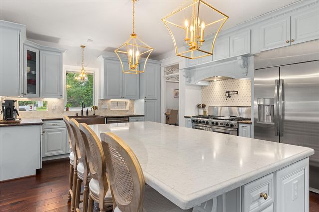 4623 Breezy Point Drive, Houston, TX 77345