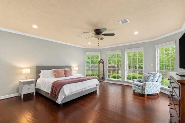 4623 Breezy Point Drive, Houston, TX 77345