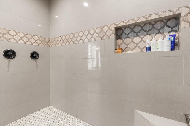 4623 Breezy Point Drive, Houston, TX 77345