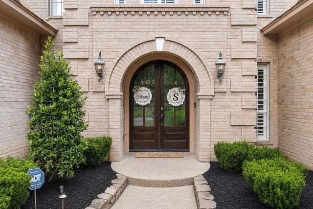 4623 Breezy Point Drive, Houston, TX 77345
