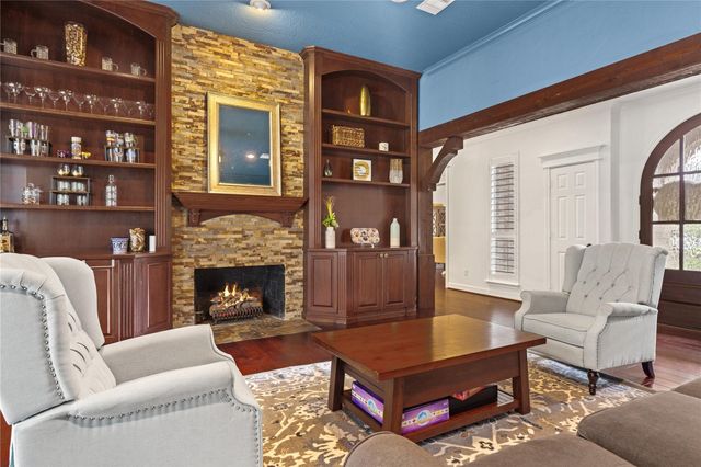 4623 Breezy Point Drive, Houston, TX 77345