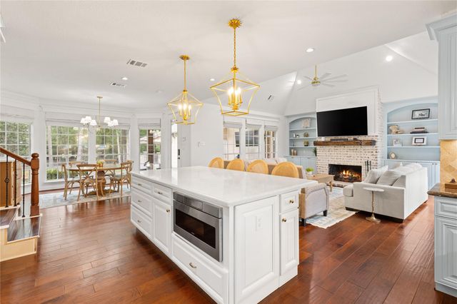 4623 Breezy Point Drive, Houston, TX 77345