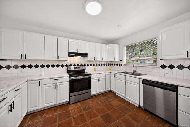 3007 ARAGON DR, San Antonio, TX 78211