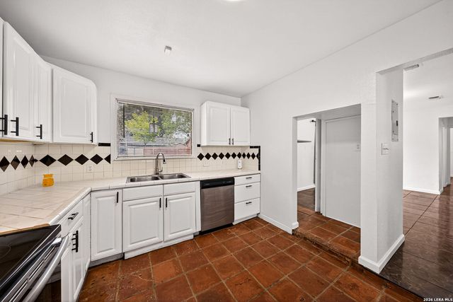 3007 ARAGON DR, San Antonio, TX 78211