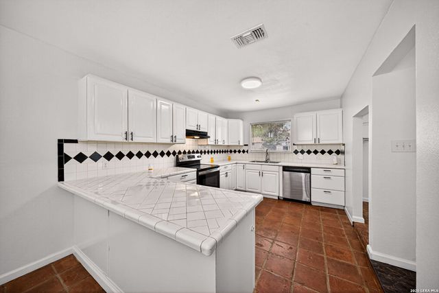 3007 ARAGON DR, San Antonio, TX 78211