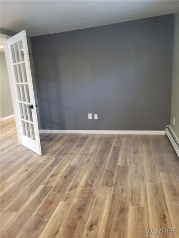 81 East Street, Buffalo, NY 14207