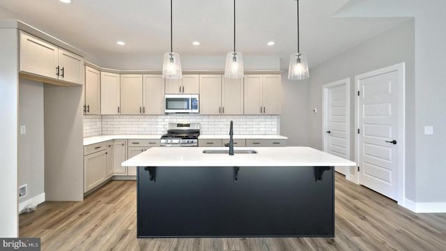 504 HAMILTON LN, Annville, PA 17003