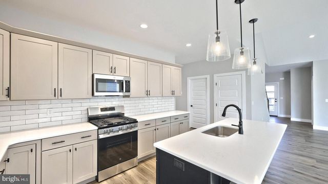 504 HAMILTON LN, Annville, PA 17003