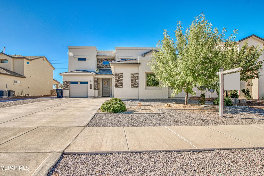 12526 Breeder Cup Way, El Paso, TX 79928