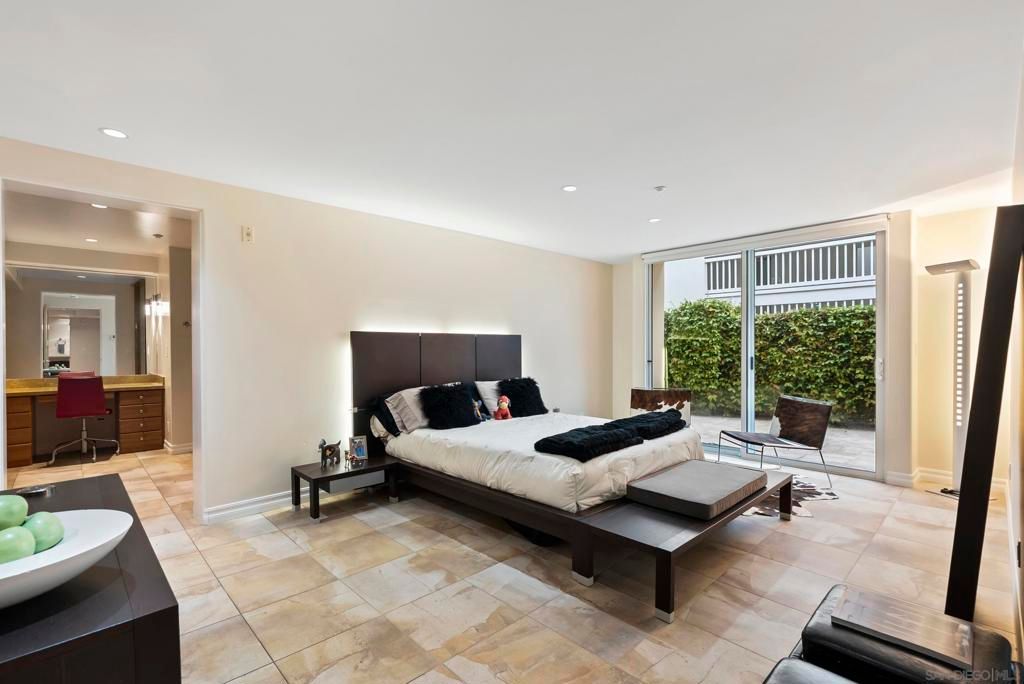 Image 13 of property listing at 202 Coast Blvd 4, La Jolla, CA 92037