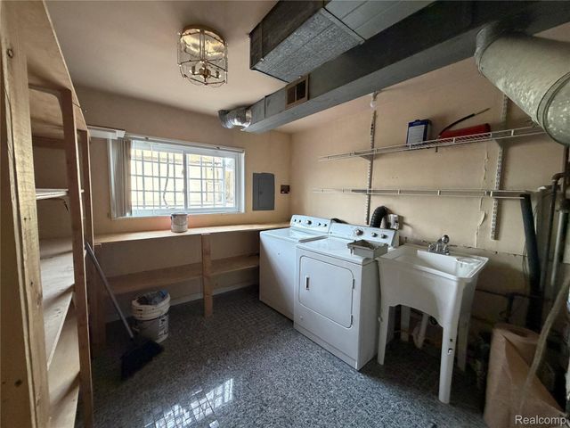 30510 Groveland Street, Madison Heights, MI 48071