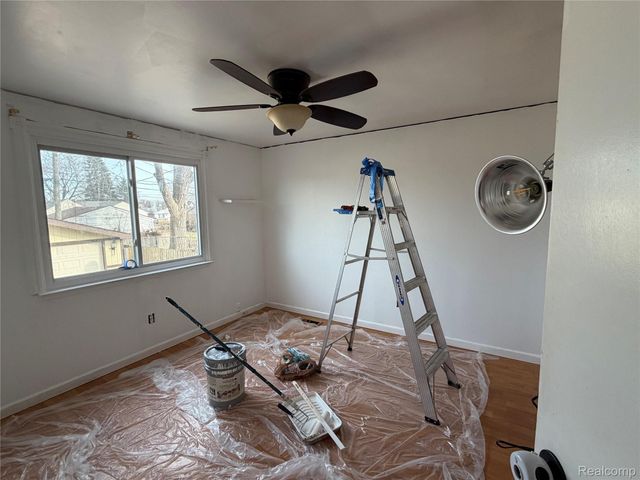 30510 Groveland Street, Madison Heights, MI 48071