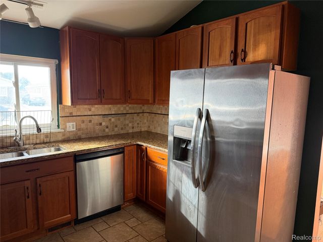 30510 Groveland Street, Madison Heights, MI 48071