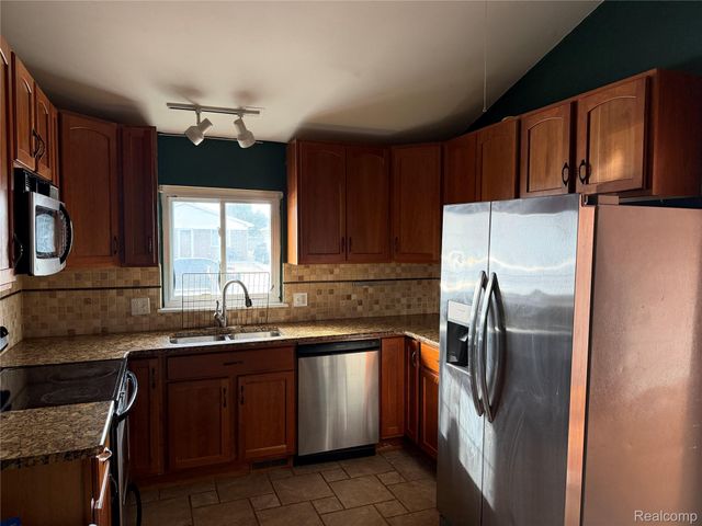 30510 Groveland Street, Madison Heights, MI 48071