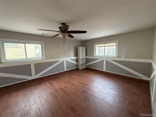 30510 Groveland Street, Madison Heights, MI 48071