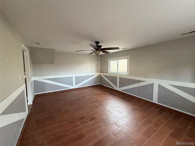 30510 Groveland Street, Madison Heights, MI 48071