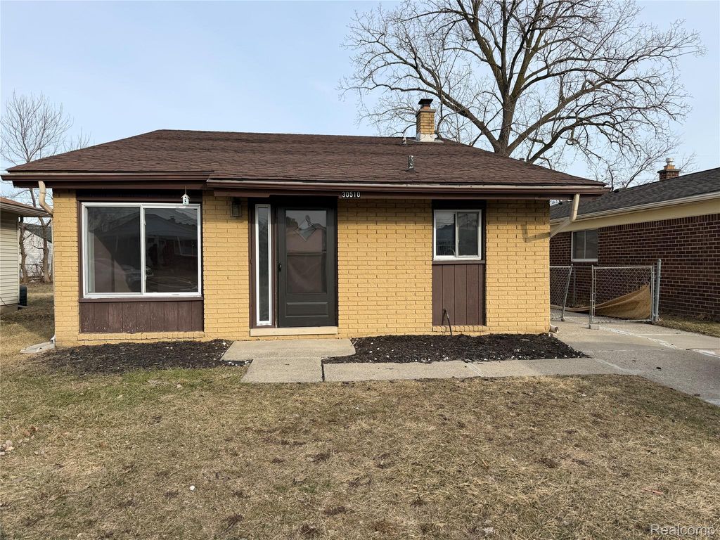 30510 Groveland Street, Madison Heights, MI 48071