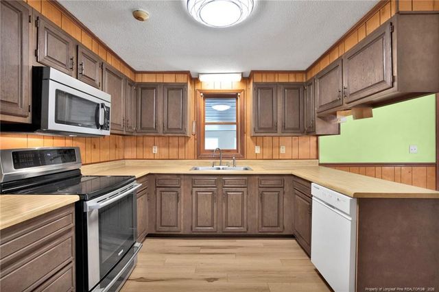 567 Johns Road, Maxton, NC 28364