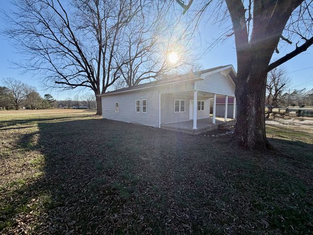 8605 Old State Route 1, New Johnsonville, TN 37134