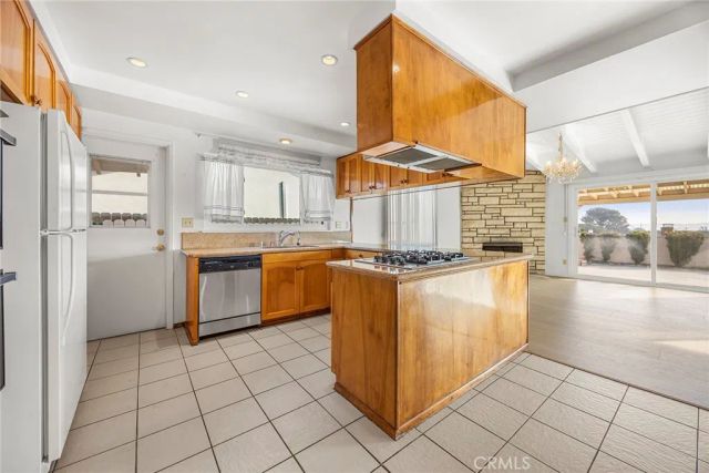 630 La Presa Drive, La Habra, CA 90631