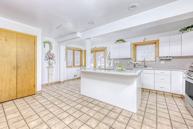 23 S Parker Drive, Monsey, NY 10952