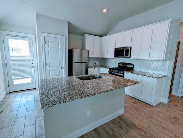 2800 Joe Dimaggio BLVD 94, Round Rock, TX 78665