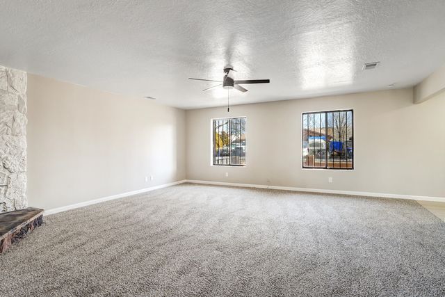 329 46th Street NW, Albuquerque, NM 87105