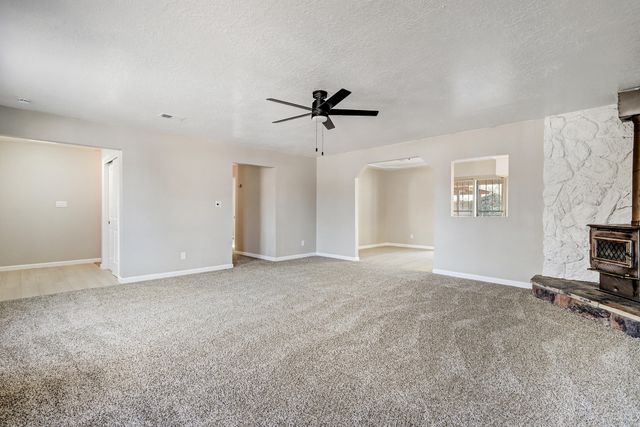 329 46th Street NW, Albuquerque, NM 87105