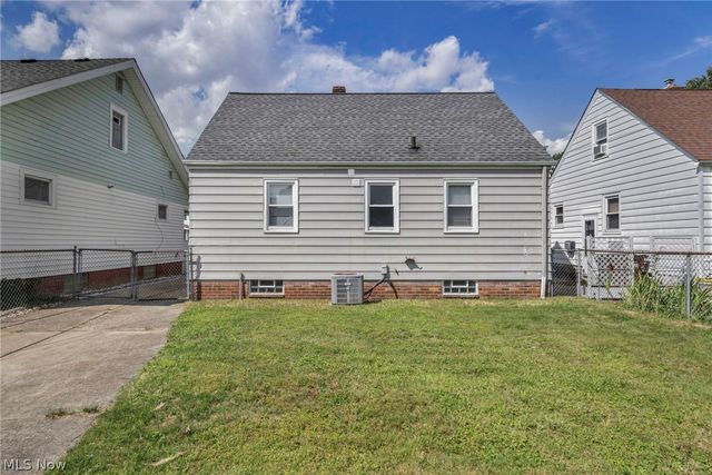 3021 Tuxedo Avenue, Parma, OH 44134