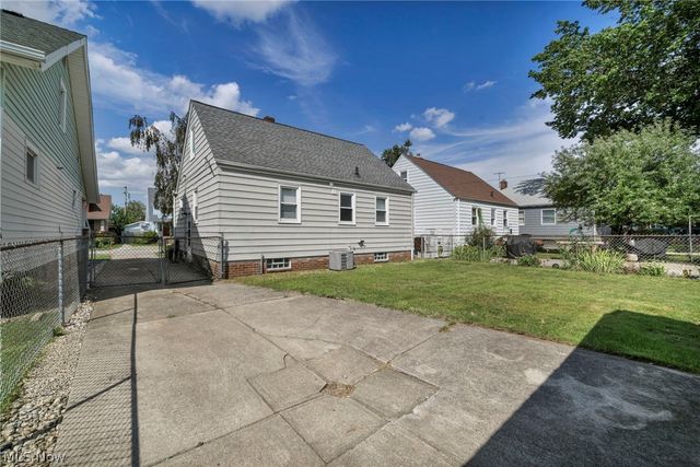 3021 Tuxedo Avenue, Parma, OH 44134