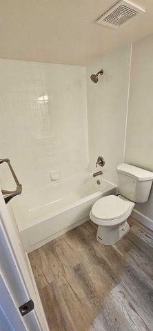 118 Lake Emerald Drive 107, Oakland Park, FL 33309