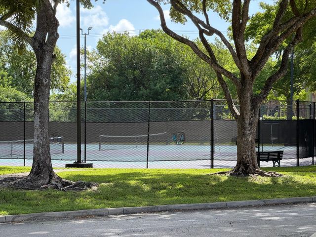 118 Lake Emerald Drive 107, Oakland Park, FL 33309