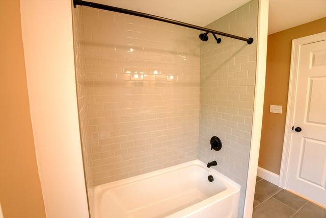 828 Lancaster Ave, Lunenburg, MA 01462
