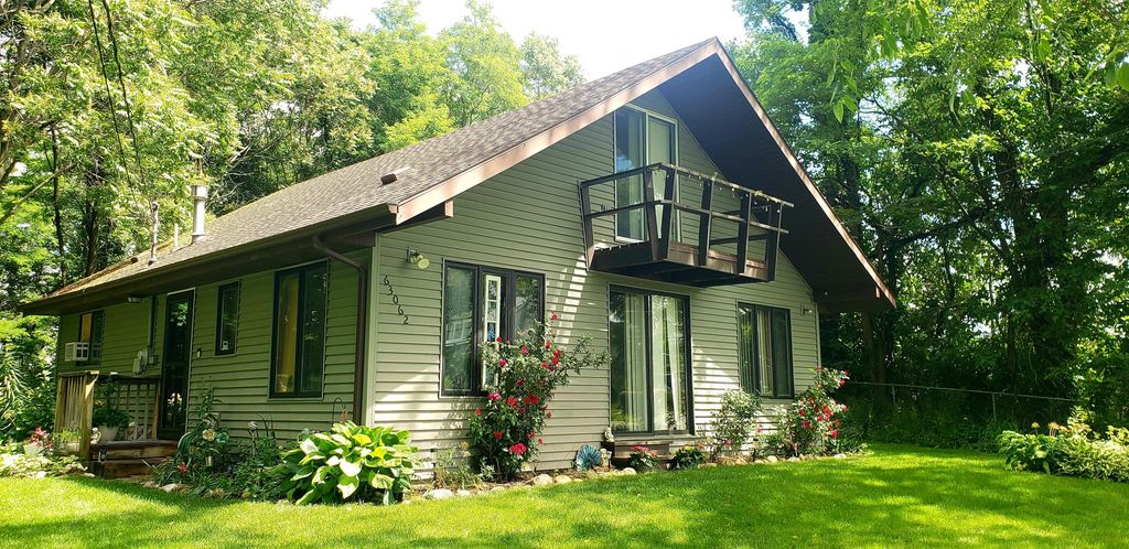 63062 Lakeshore Drive, Dowagiac, MI 49047