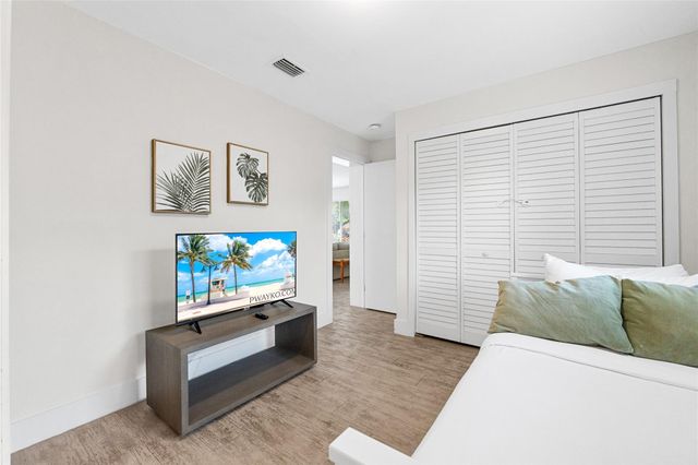 2621 NE 20th Street, Pompano Beach, FL 33064