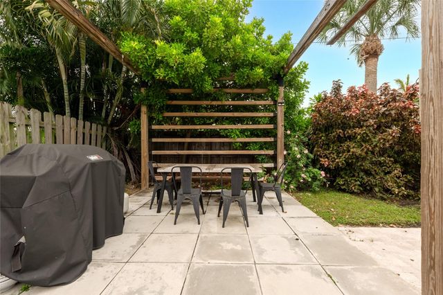 2621 NE 20th Street, Pompano Beach, FL 33064