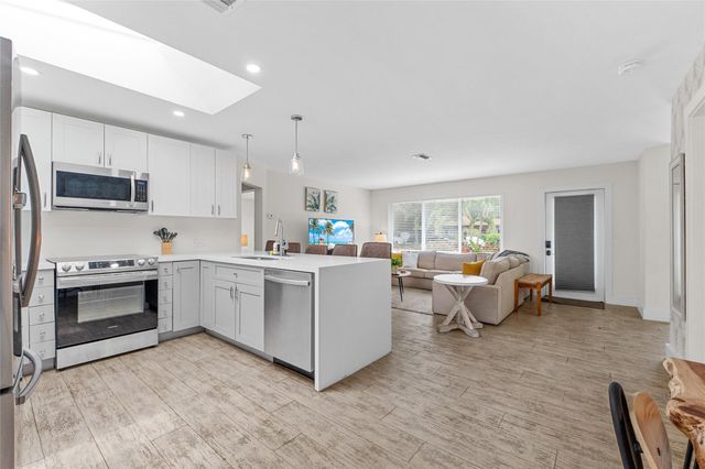 2621 NE 20th Street, Pompano Beach, FL 33064