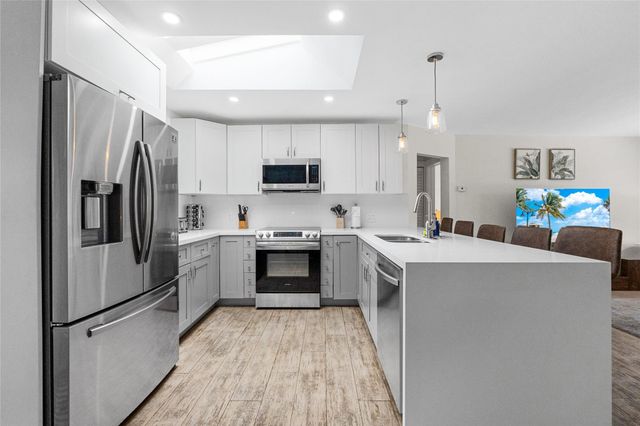 2621 NE 20th Street, Pompano Beach, FL 33064